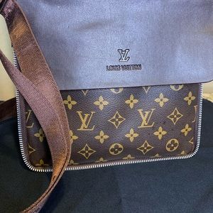Louis Vuitton purse